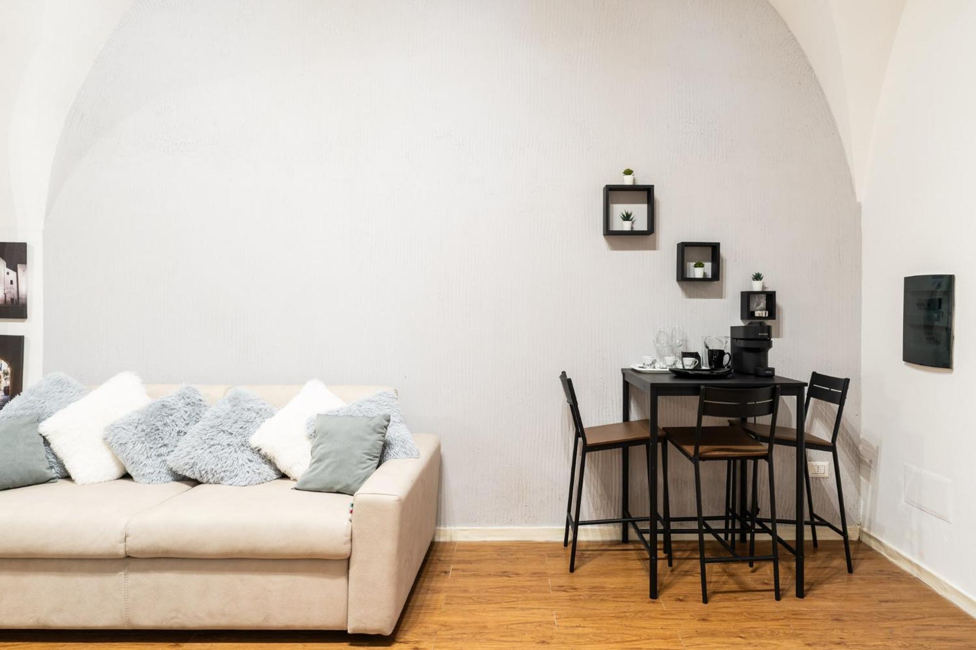 House Visconti Apartment Bari Bagian luar foto