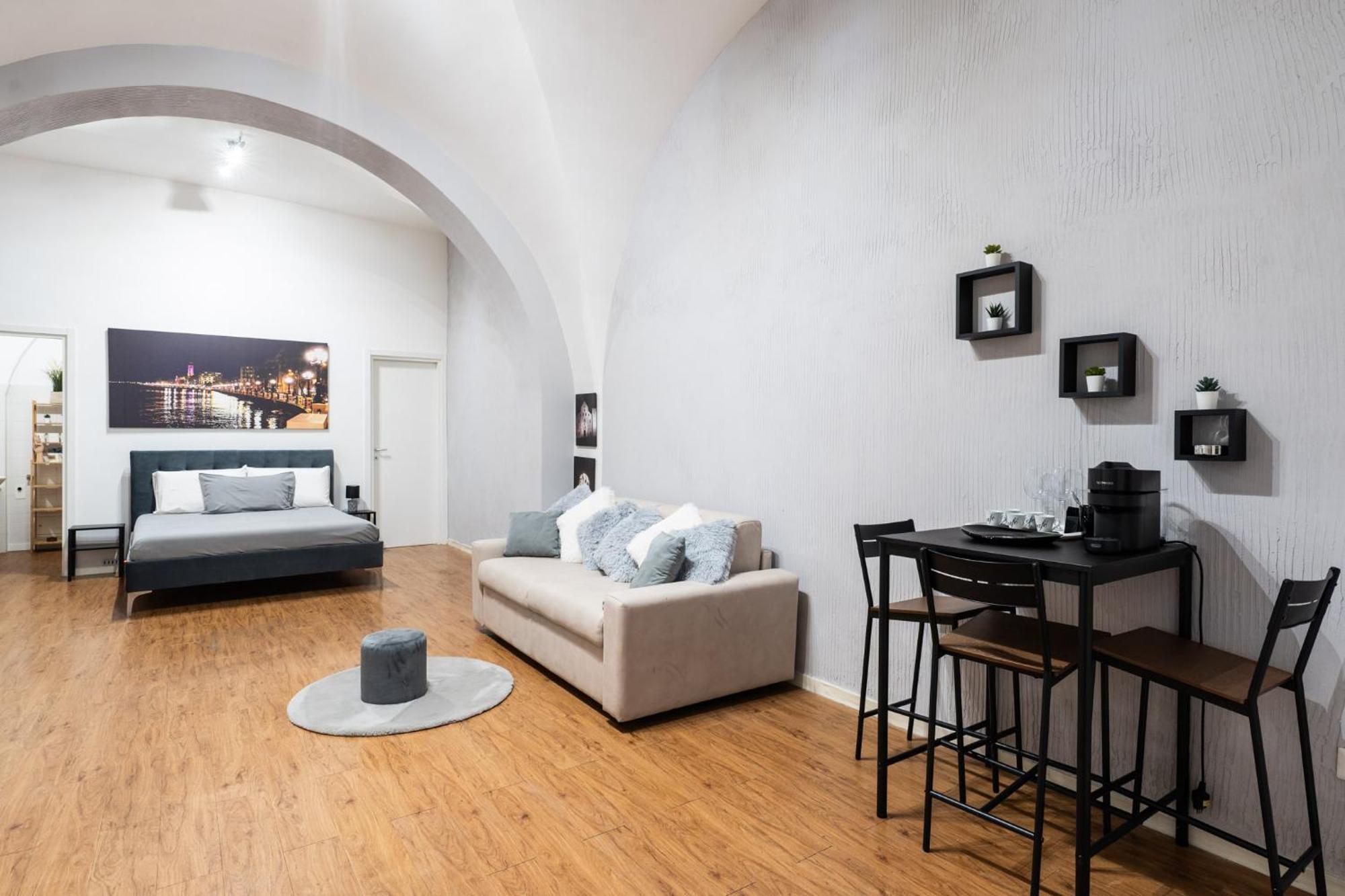 House Visconti Apartment Bari Bagian luar foto